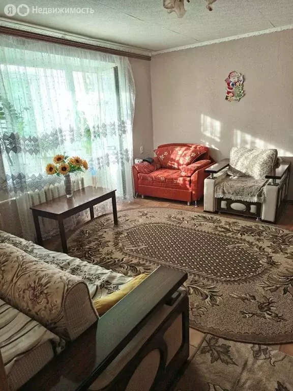 3-комнатная квартира: Каменск-Шахтинский, улица Ворошилова, 146Б (62.6 ... - Фото 0