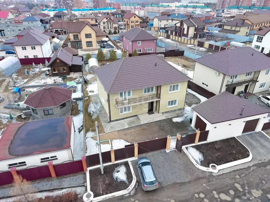 Дом в Хабаровский край, Хабаровск ул. Крещенская, 17Б (209 м) - Фото 1