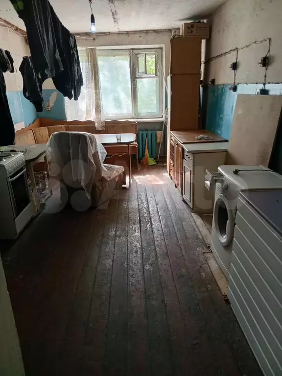 Комната 35 м в 9-к., 2/4 эт. - Фото 0