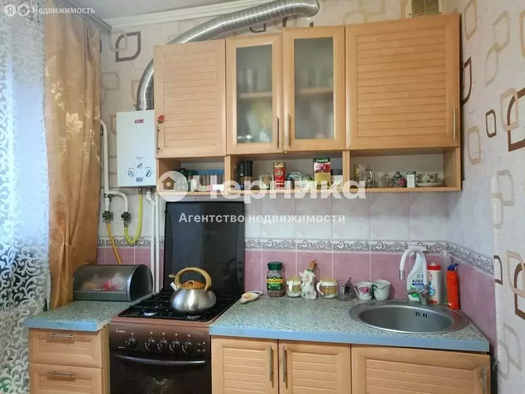 3-комнатная квартира: Зверево, улица Осташенко, 12 (61.7 м) - Фото 1