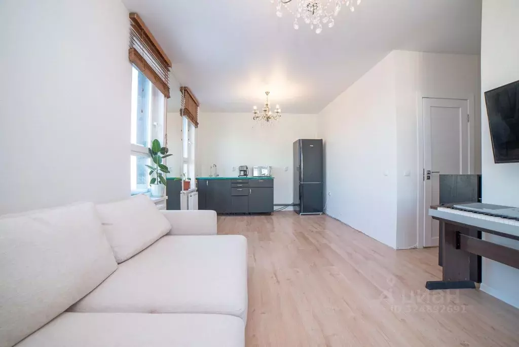 2-к кв. Свердловская область, Екатеринбург ул. Лучистая, 8 (55.3 м) - Фото 0