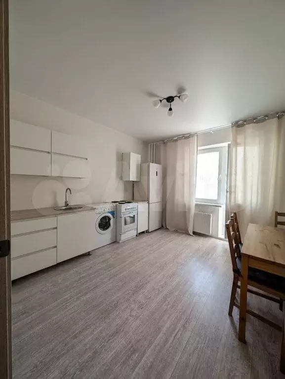 1-к. квартира, 38 м, 10/17 эт. - Фото 0