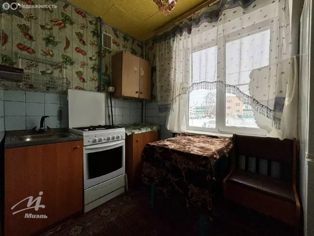 3-комнатная квартира: село Косиха, Комсомольская улица, 31 (63.12 м) - Фото 1