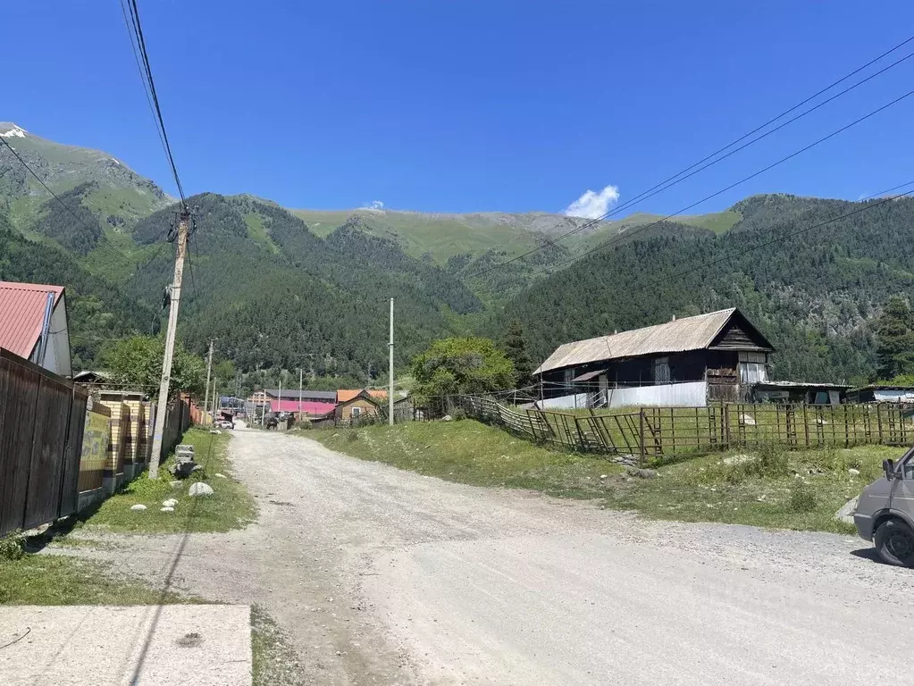 Участок в Карачаево-Черкесия, Зеленчукский район, с. Архыз ул. ... - Фото 1