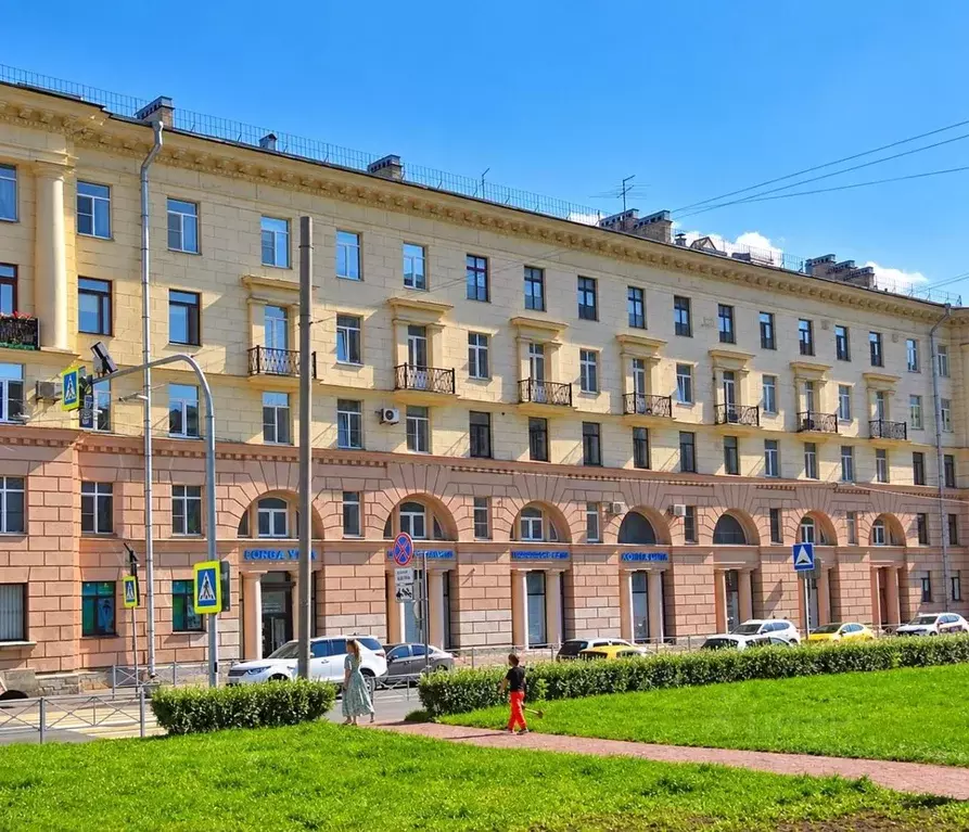 Помещение свободного назначения в Санкт-Петербург Большеохтинский ... - Фото 1