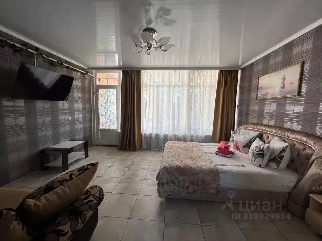 1-к кв. Крым, Феодосия ул. Листовничей, 2 (35.0 м) - Фото 2