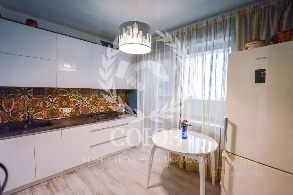 3-к кв. Калужская область, Калуга ул. 65 лет Победы, 45 (79.4 м) - Фото 1