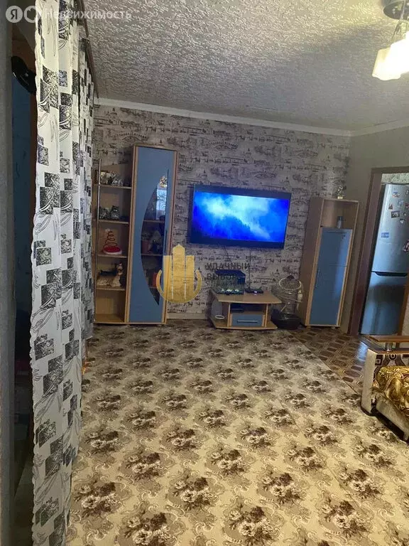 3-комнатная квартира: посёлок Синегорский, улица Макарова, 8 (44 м) - Фото 0