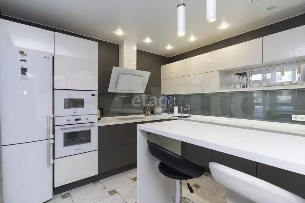 3-к. квартира, 96,1 м, 1/4 эт. - Фото 1