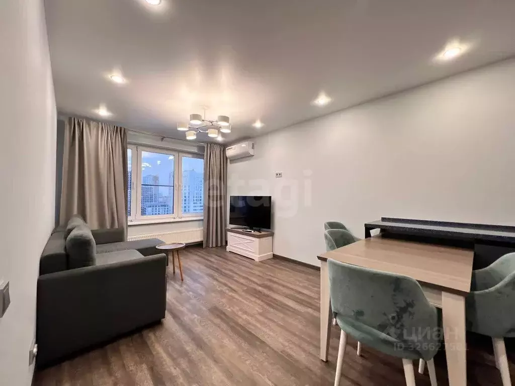 2-к кв. Тюменская область, Тюмень ул. 50 лет Октября, 57Бк2 (68.8 м) - Фото 2