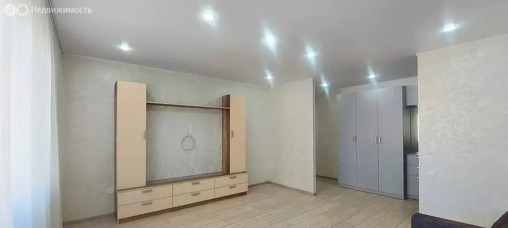 4-комнатная квартира: Челябинск, улица Чичерина, 35Б (82 м) - Фото 1