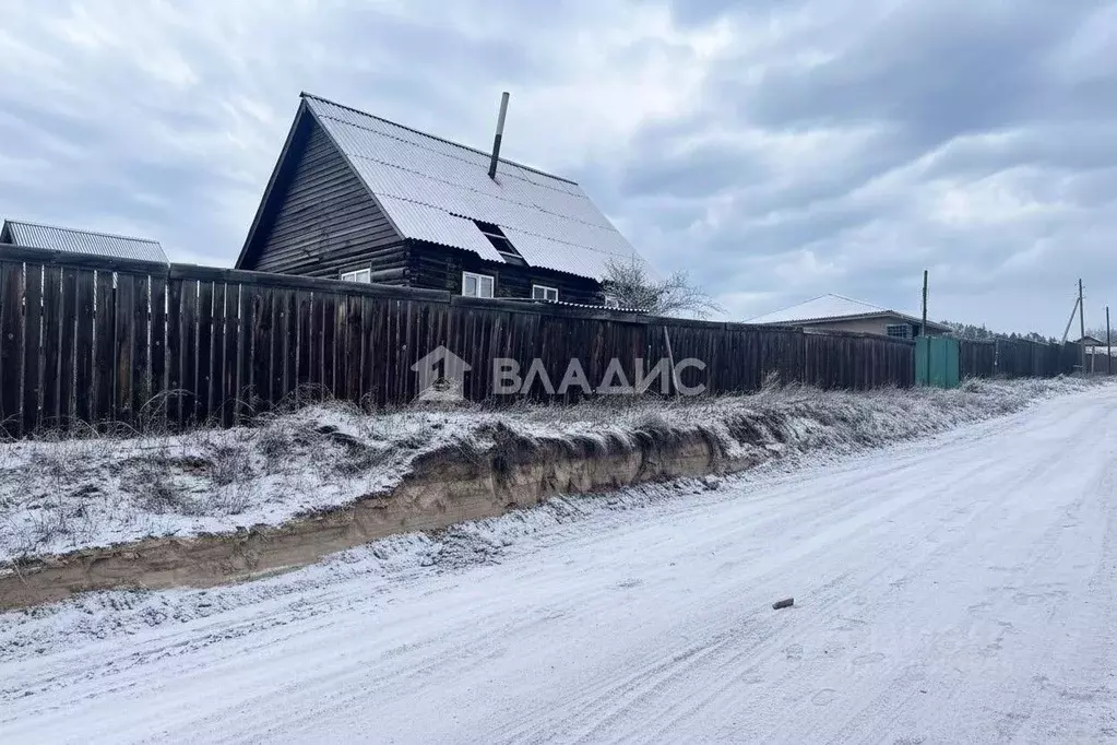 Дом в Бурятия, Тарбагатайский район, Саянтуйское с/пос, с. Нижний ... - Фото 1