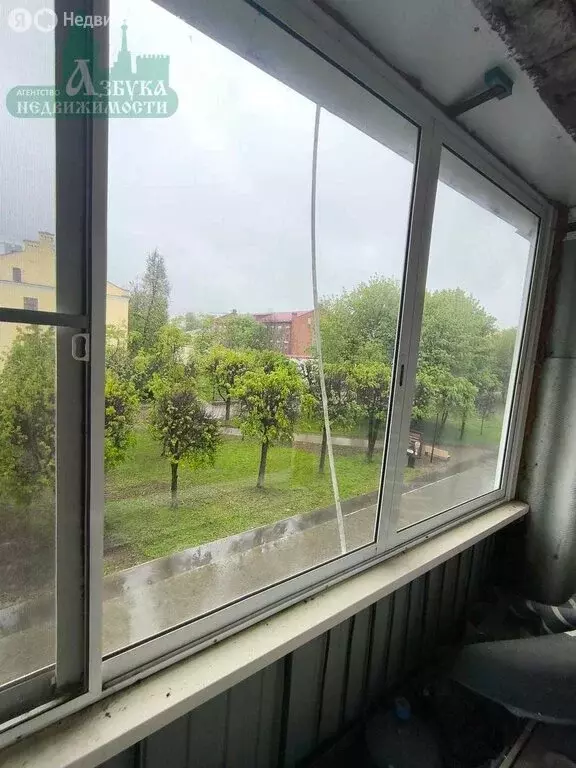 2-комнатная квартира: Смоленск, улица Октябрьской Революции, 32 (43 м) - Фото 0