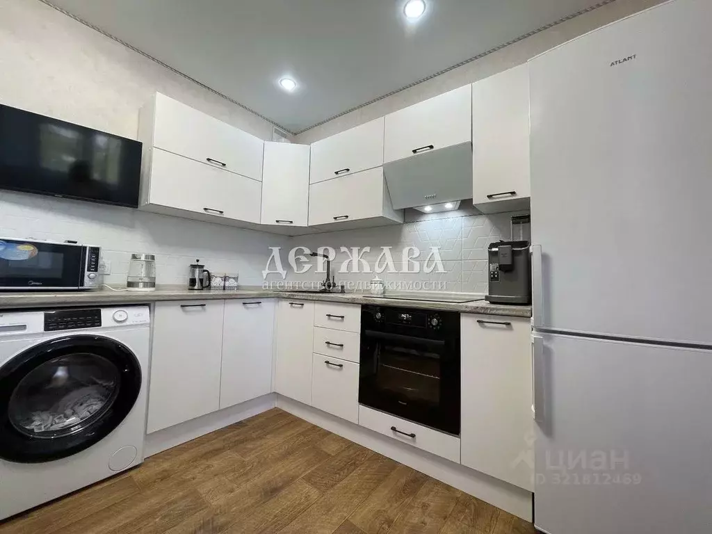 3-к кв. Белгородская область, Старый Оскол ул. Мичурина, 4А (71.7 м) - Фото 2