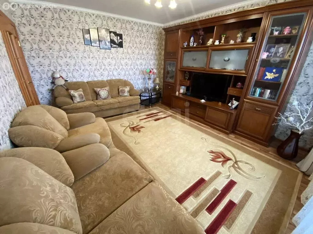 3-комнатная квартира: Прокопьевск, улица Обручева, 49А (69.8 м) - Фото 1