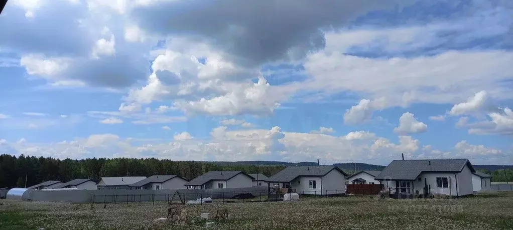 Дом в Свердловская область, Сысертский городской округ, д. Ключи  (65 ... - Фото 1