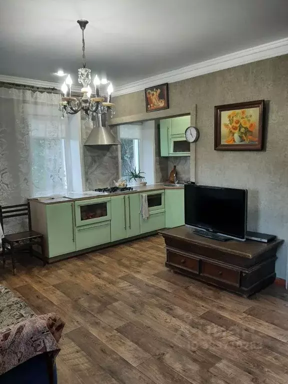 Дом в Саратовская область, Энгельс Новоузенская ул. (99 м) - Фото 1