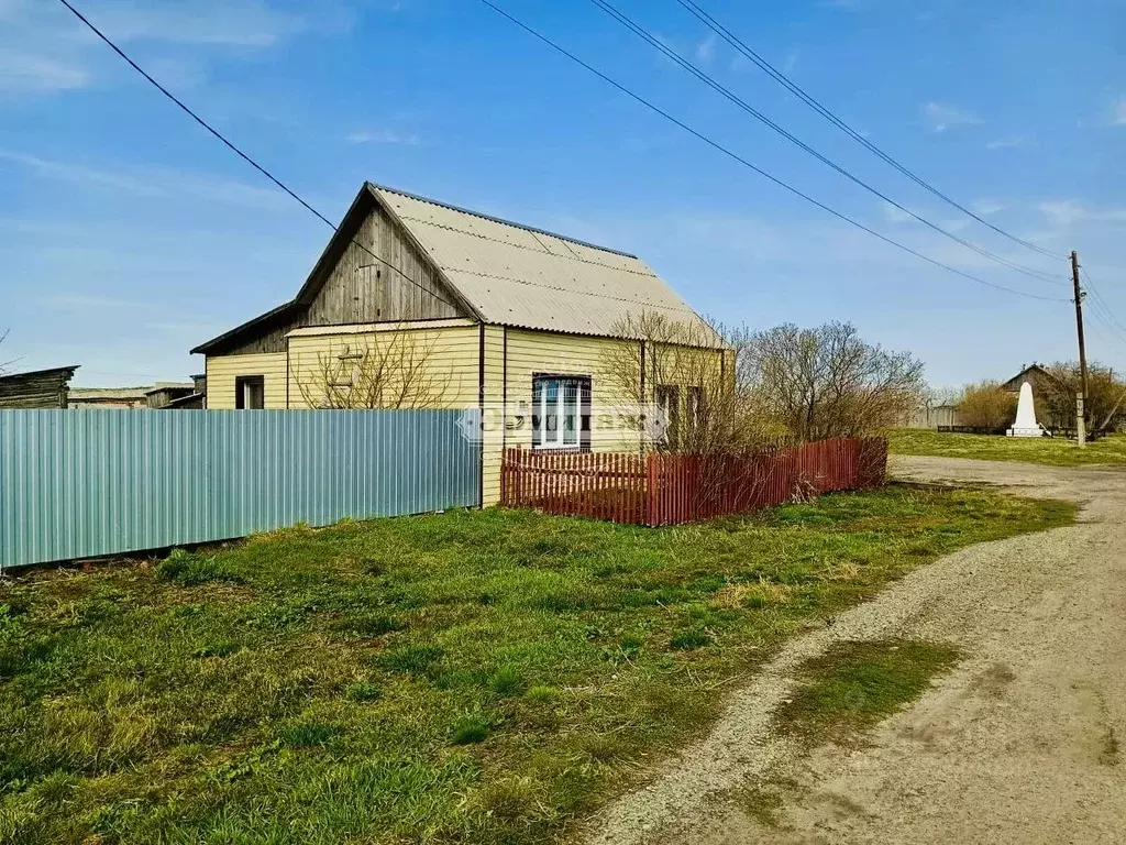 Дом в Курганская область, Половинский муниципальный округ, д. Дубровка ... - Фото 1