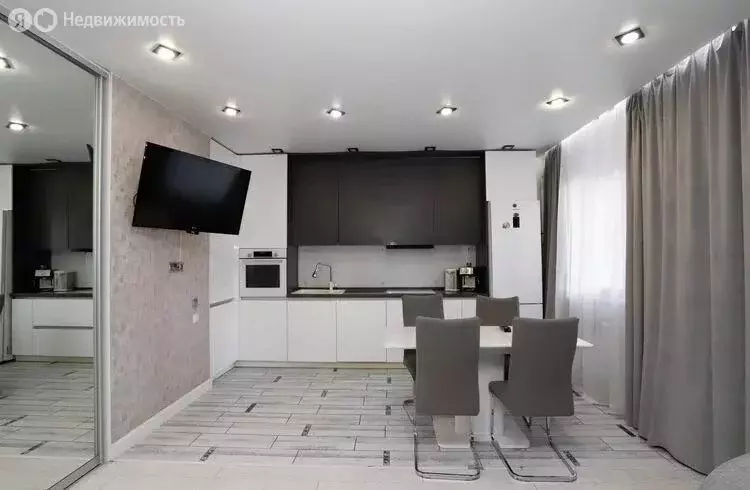 3-комнатная квартира: Иркутск, улица Пискунова, 131/1 (76.4 м) - Фото 0