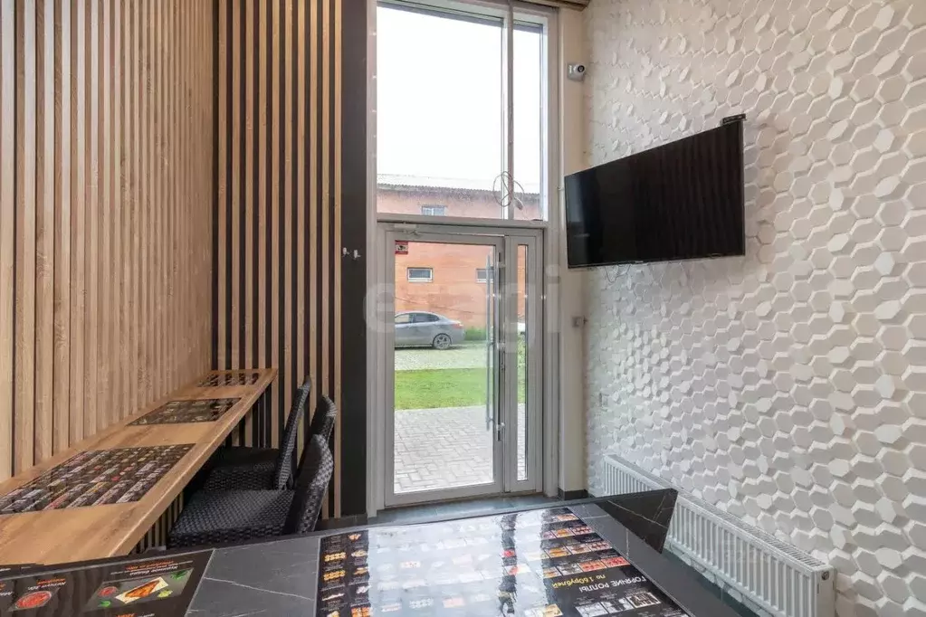 Помещение свободного назначения в Тюменская область, Тюмень ул. ... - Фото 1