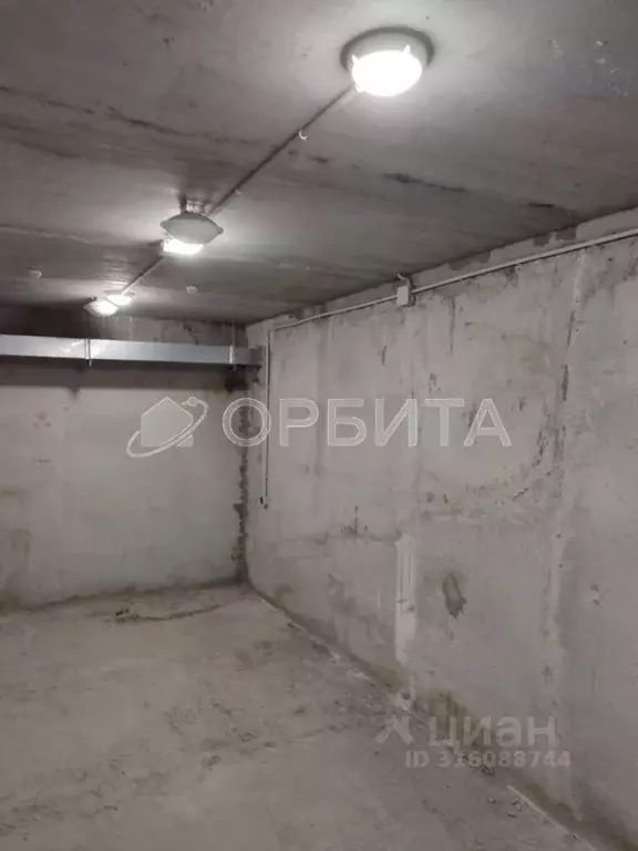Гараж в Тюменская область, Тюмень ул. 50 лет Октября, 12 (18 м) - Фото 1