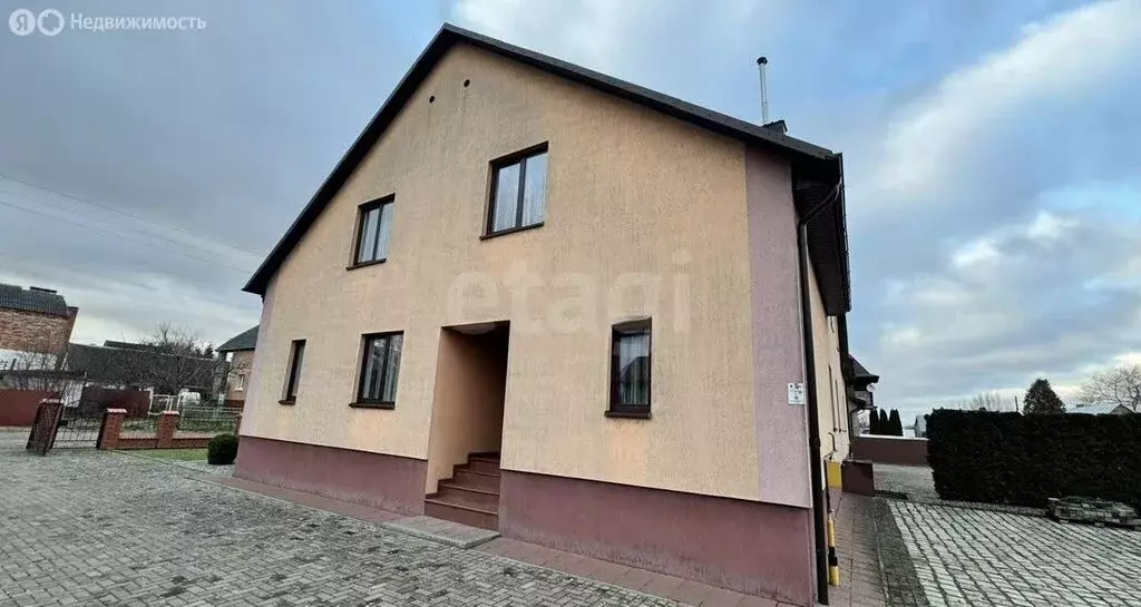 Дом в Нестеров, улица Кооператоров (212 м) - Фото 1