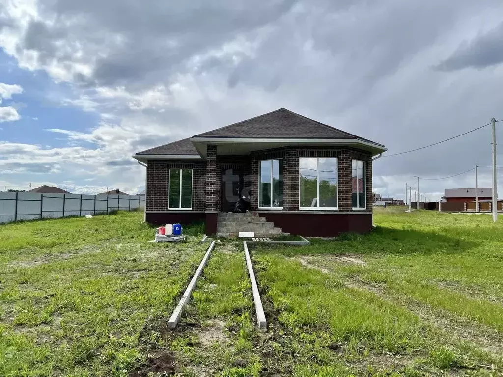 Дом в Белгородская область, Строитель Яковлевский городской округ, ул. ... - Фото 1