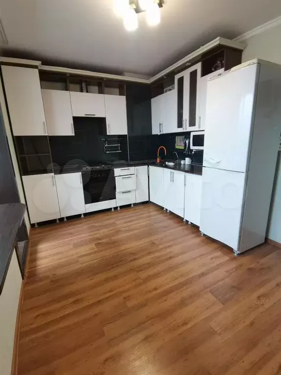 1-к. квартира, 42,7 м, 4/10 эт. - Фото 1