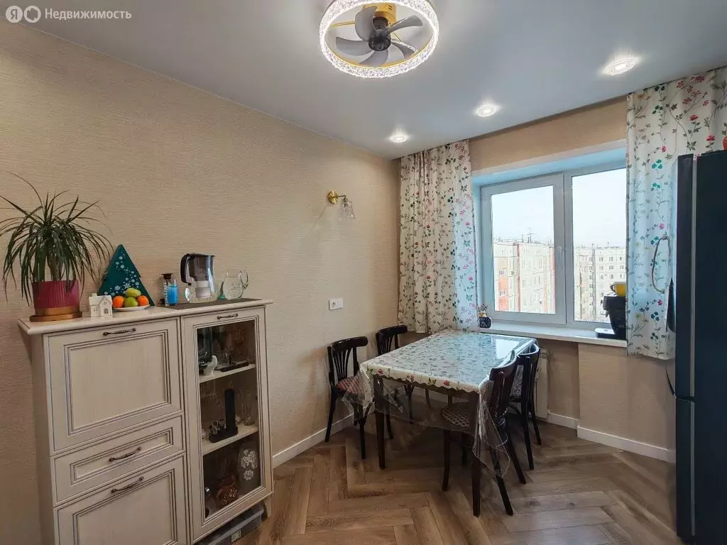 3-комнатная квартира: Омск, улица Куйбышева, 27/1 (65.7 м) - Фото 1