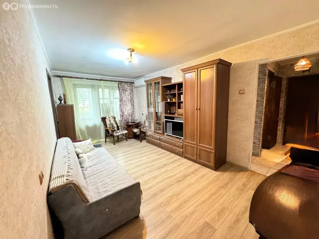 3-комнатная квартира: Новороссийск, улица Советов, 10 (54.1 м) - Фото 1