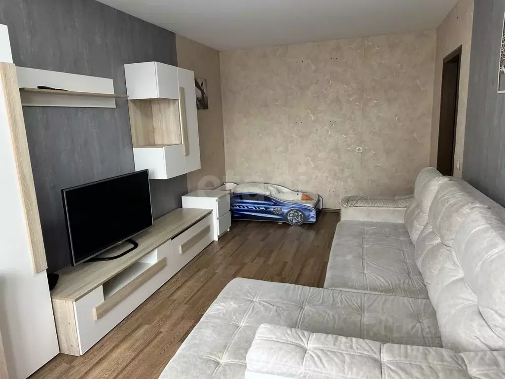 2-к кв. Татарстан, Казань ул. Хайдара Бигичева, 3 (50.6 м) - Фото 1