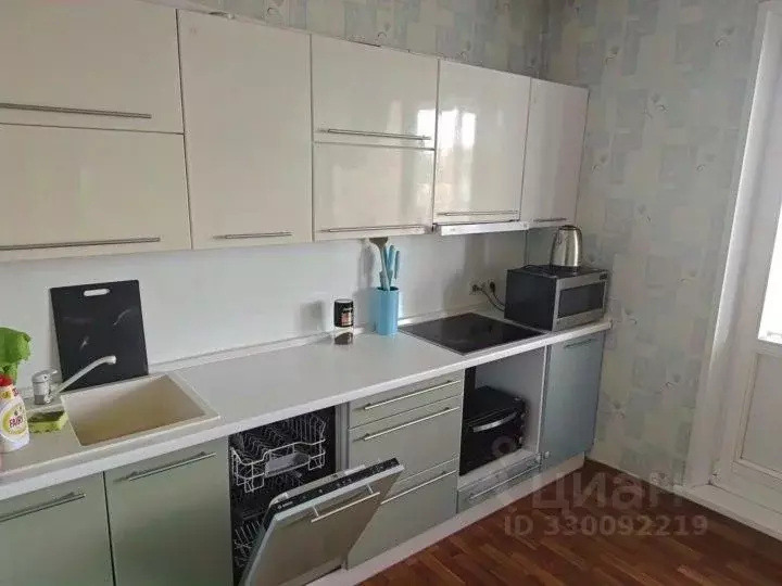 2-к кв. Красноярский край, Красноярск наб. Ярыгинская, 35 (67.0 м) - Фото 1