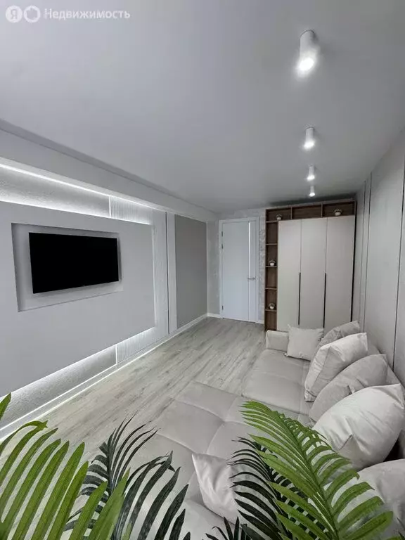 3-комнатная квартира: Киров, улица Воровского, 97 (68 м) - Фото 2