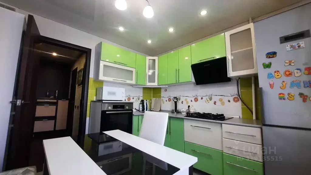 2-к кв. Татарстан, Зеленодольск ул. Комарова, 37 (55.0 м) - Фото 0
