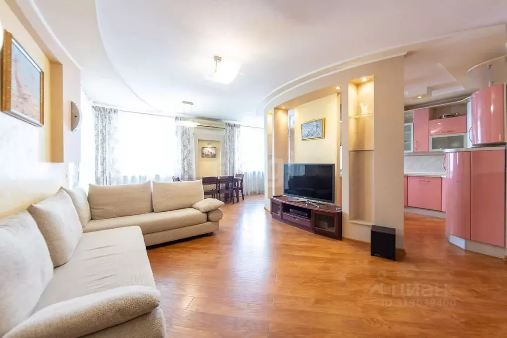 3-к кв. Хабаровский край, Хабаровск ул. Тургенева, 96к1 (137.2 м) - Фото 0