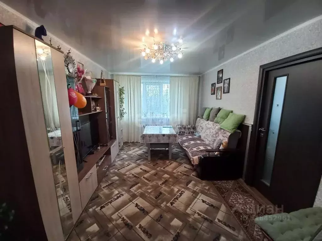 3-к кв. Кемеровская область, Рудничный пгт ул. Коммунистическая, 10 ... - Фото 0