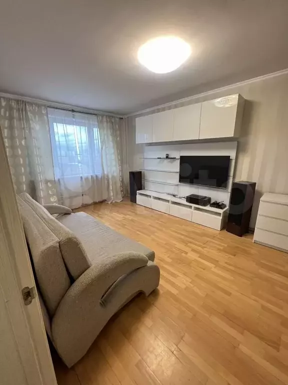 1-к. квартира, 40 м, 9/16 эт. - Фото 1