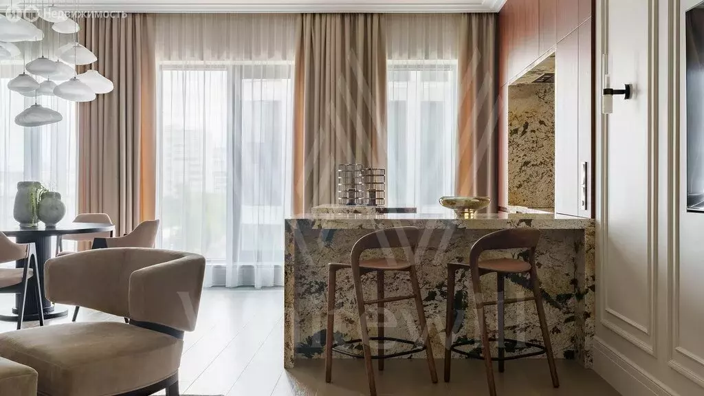 4-комнатная квартира: Москва, Усачёва улица, 15А (140 м) - Фото 1