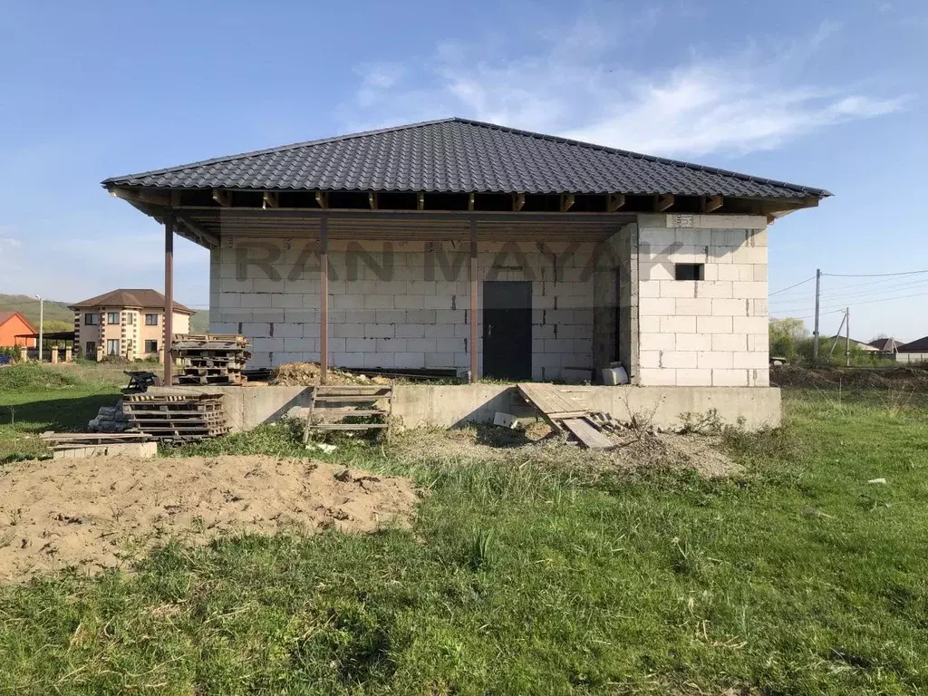 Дом в Адыгея, Майкопский район, Победенское с/пос, пос. Удобный ул. ... - Фото 0