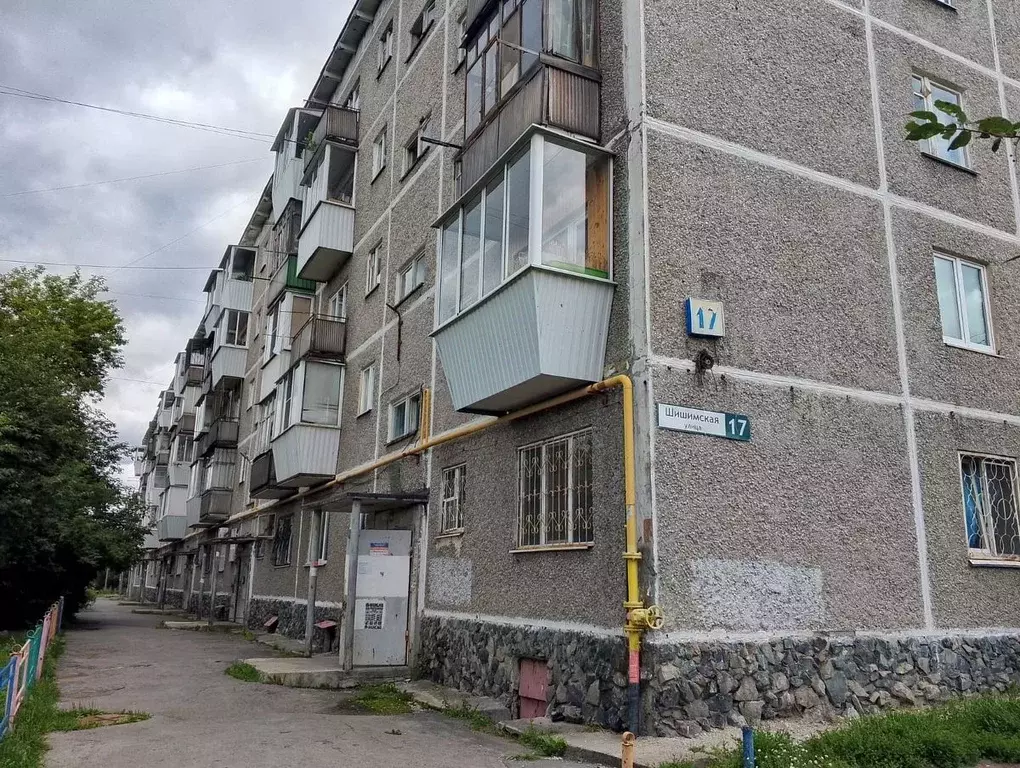 Комната Свердловская область, Екатеринбург ул. Шишимская, 17 (11.2 м) - Фото 0