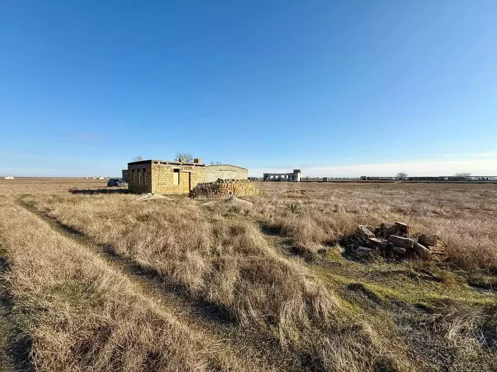 Участок в Крым, Сакский район, Воробьевское с/пос, с. Шаумян  (60.0 ... - Фото 0