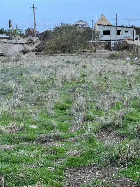 Участок в Крым, Сакский район, Штормовское с/пос, с. Крыловка ул. Мира ... - Фото 1