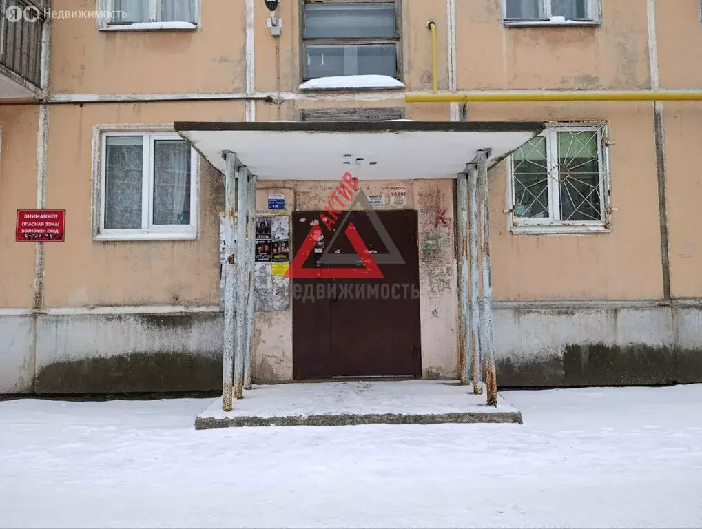 4-комнатная квартира: Каменск-Уральский, улица Шестакова, 36 (57.8 м) - Фото 2