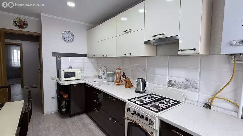 3-комнатная квартира: Сызрань, улица Есенина, 13 (71.5 м) - Фото 1
