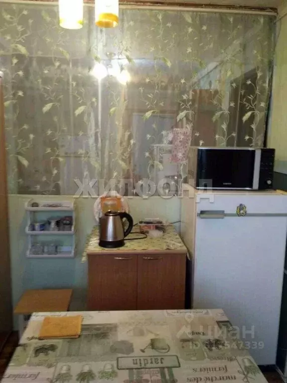 Комната Новосибирская область, Новосибирск ул. Лазарева, 31А (11.5 м) - Фото 1