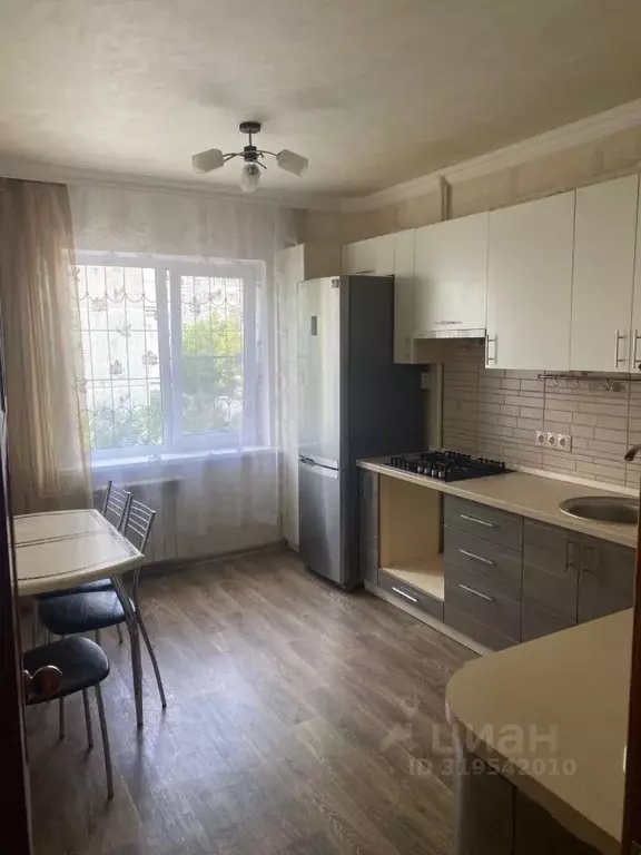 2-к кв. Омская область, Омск просп. Комарова, 27/1 (52.0 м) - Фото 0