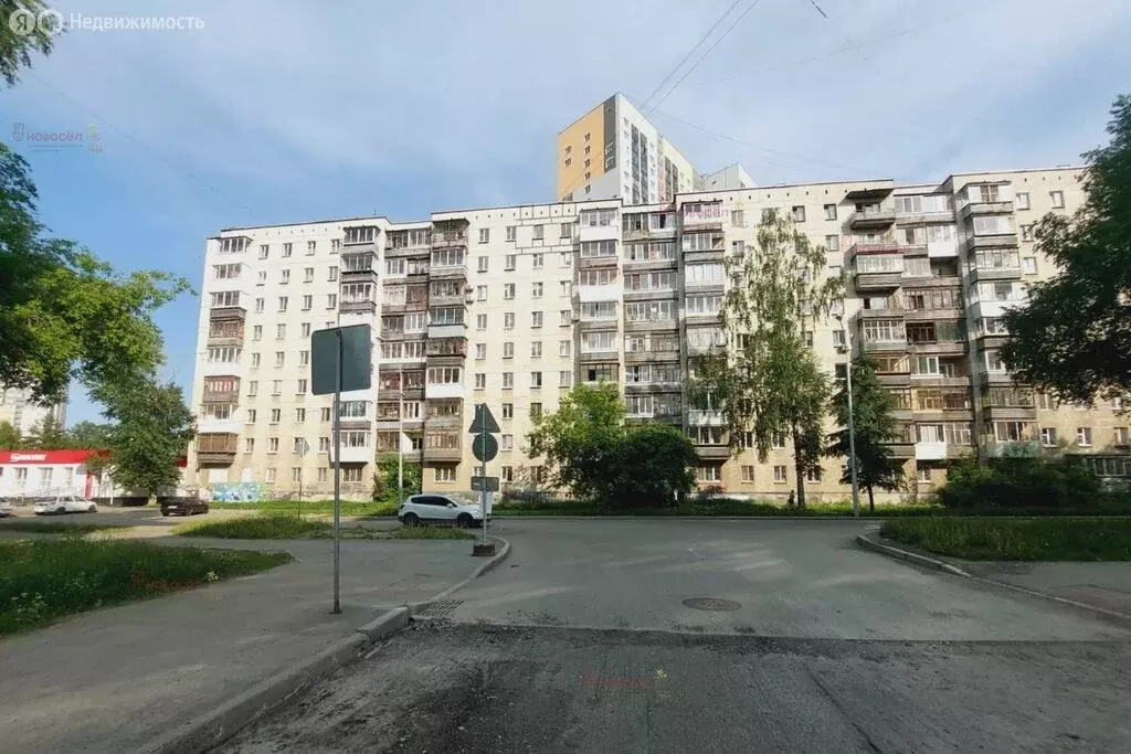 3-комнатная квартира: Екатеринбург, улица Индустрии, 64 (60.8 м) - Фото 1