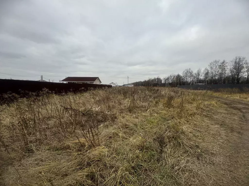 Участок в Московская область, Серпухов городской округ, д. Ивановское  ... - Фото 1