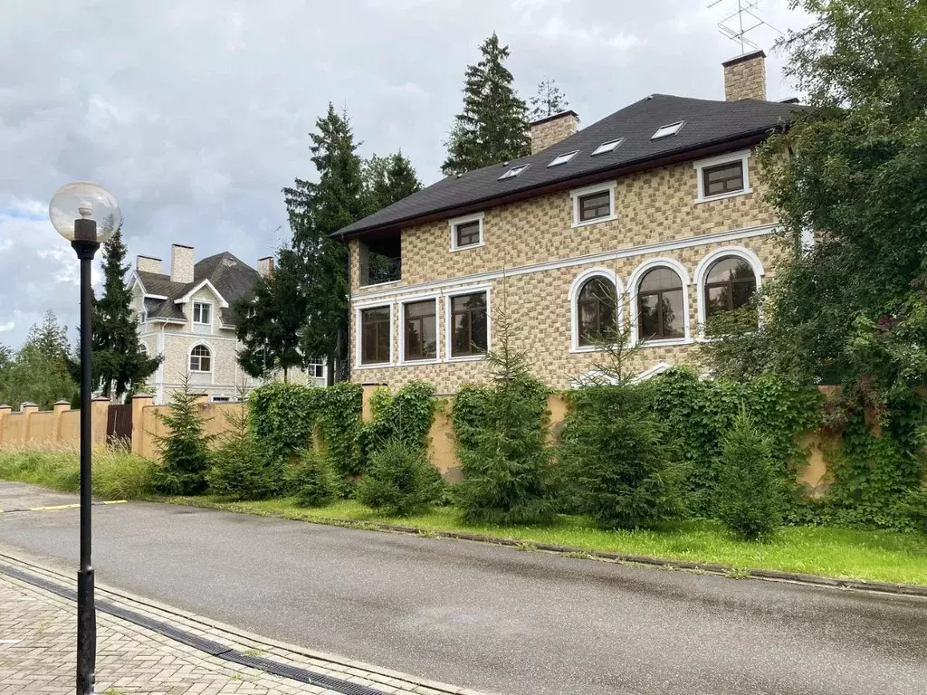 Дом в Московская область, Одинцовский городской округ, пос. Мозжинка  ... - Фото 1