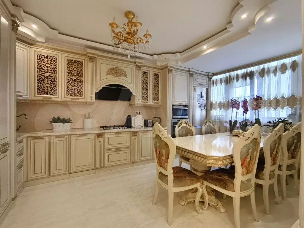 3-к. квартира, 81 м, 2/9 эт. - Фото 0